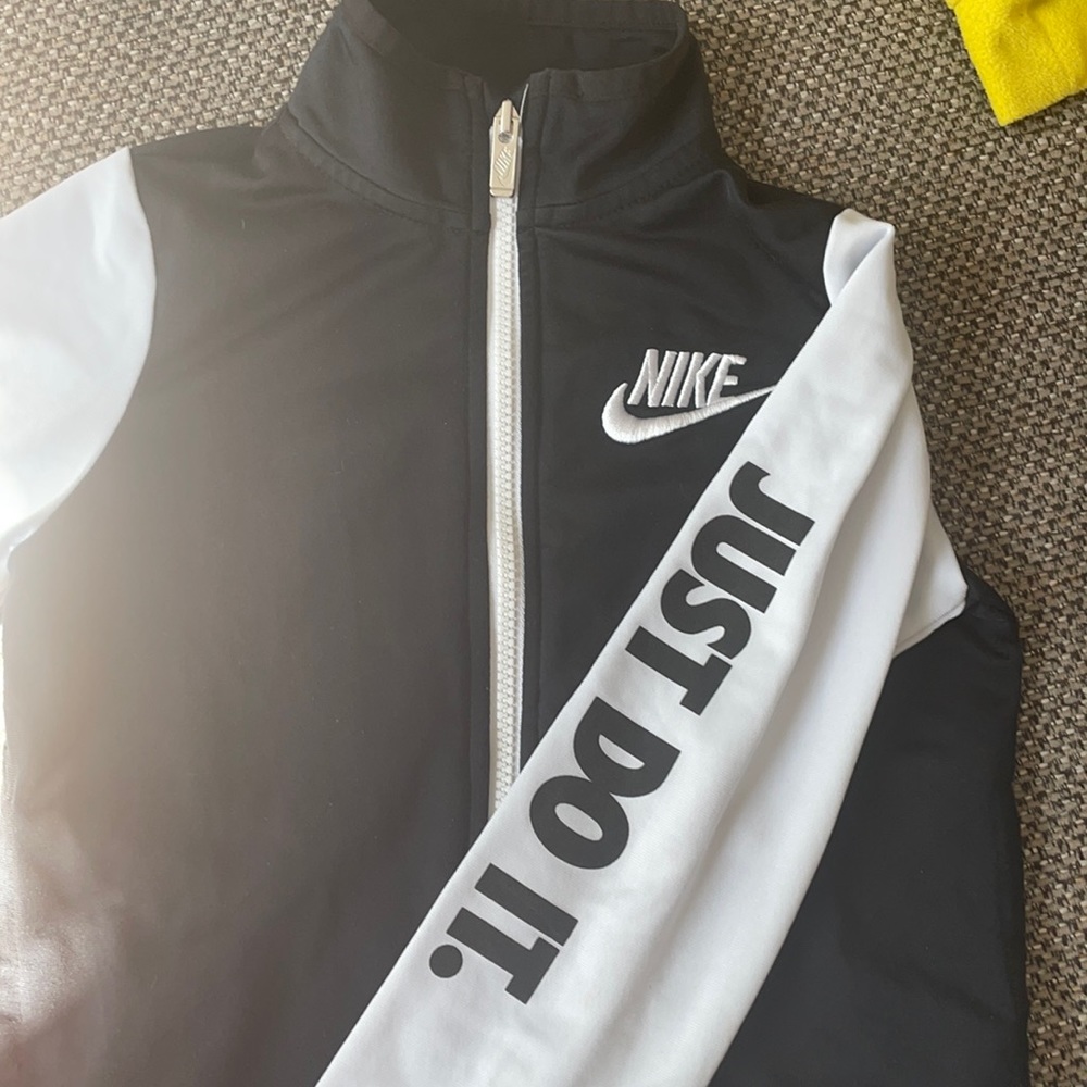 Nike pants and jacket set
